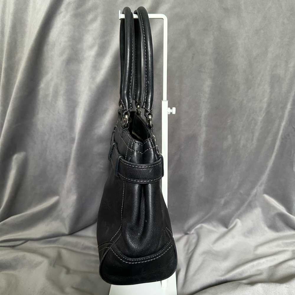 Coach Small Shoulder Bag • Black Leather • Y2K Vintage Style Purse - Picture 13 of 15